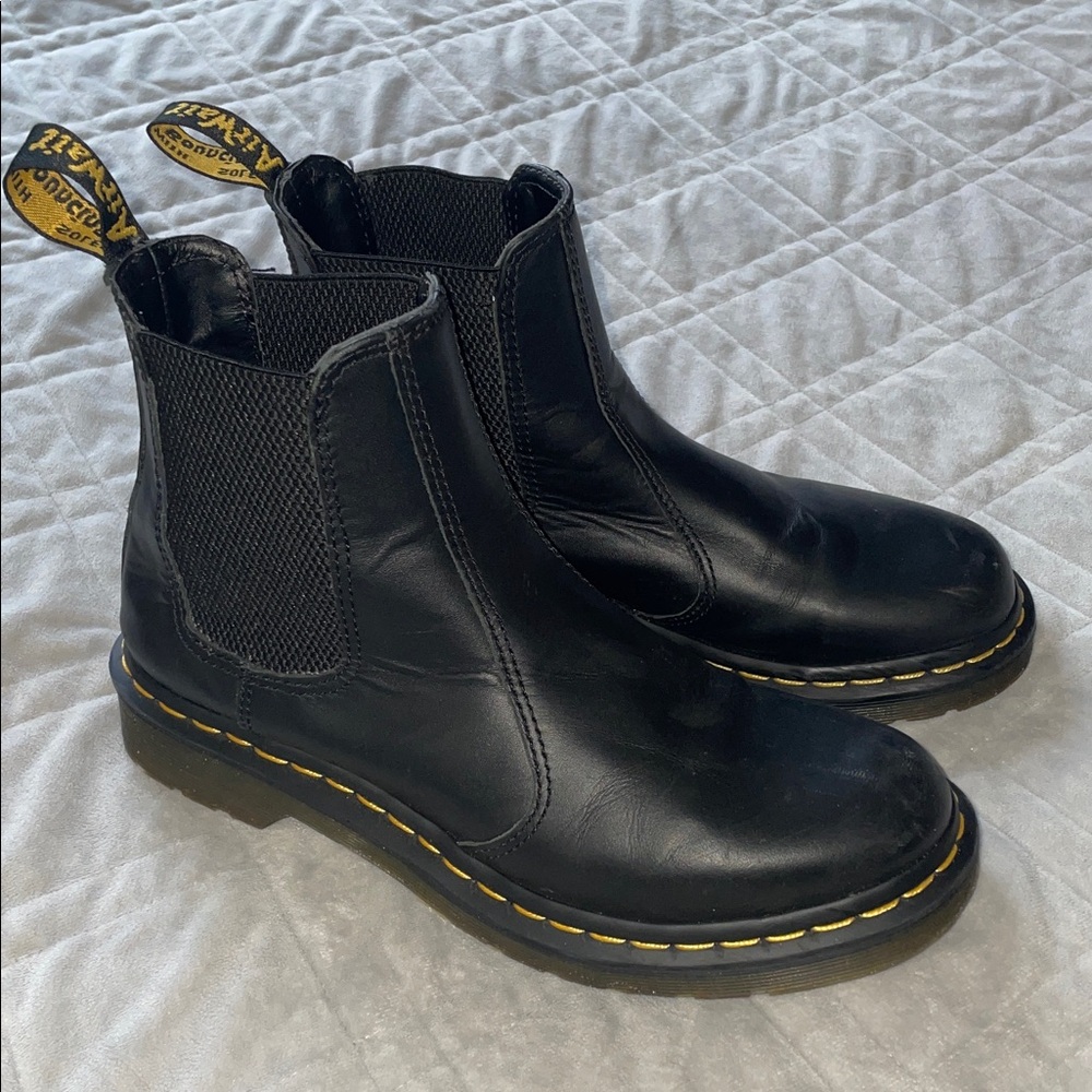 *SOLD* DR. MARTENS 2976 Yellow Stitch Smooth  Leather Chelsea Boots sz 9 - Picture 6 of 12